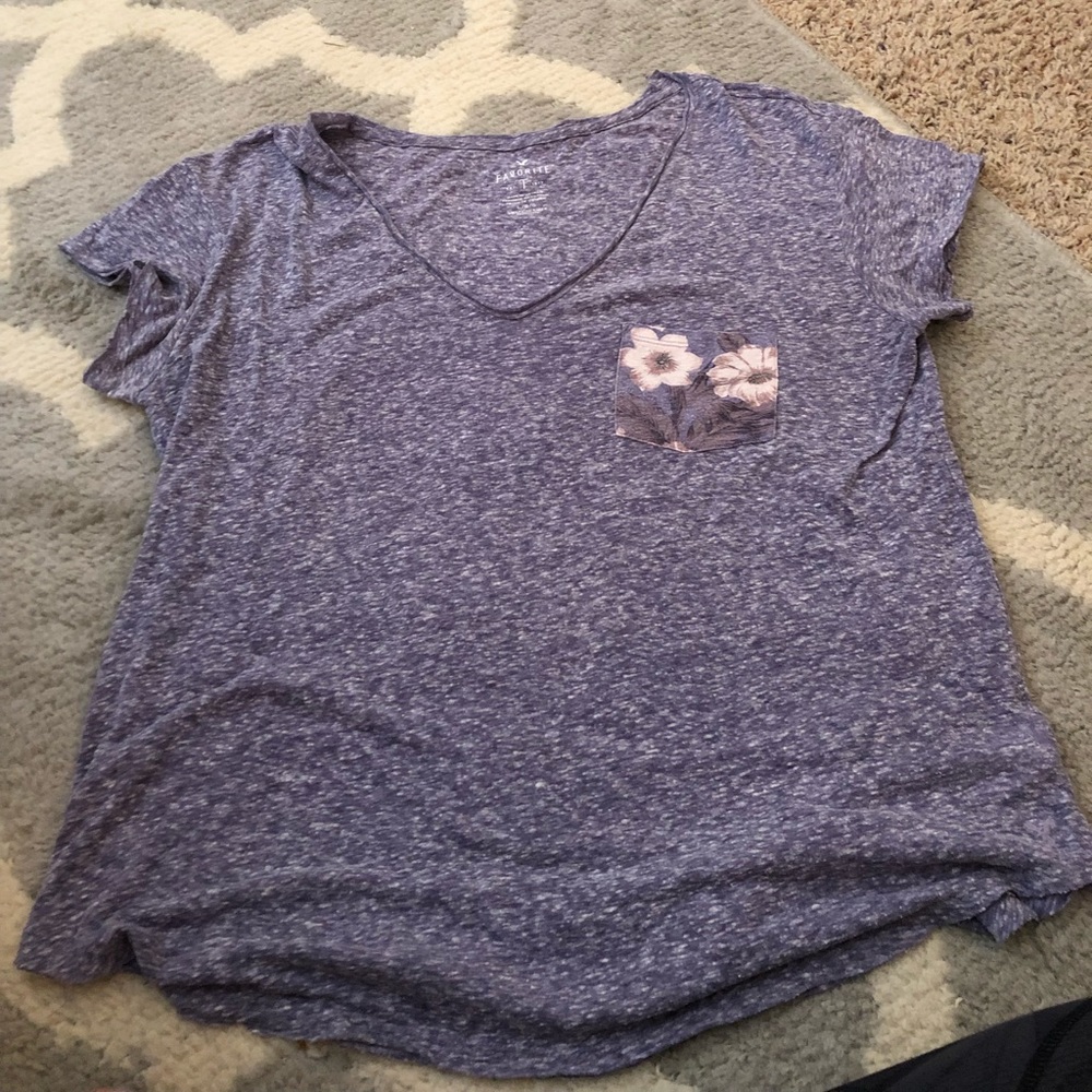 Super cute American Eagle Tee
